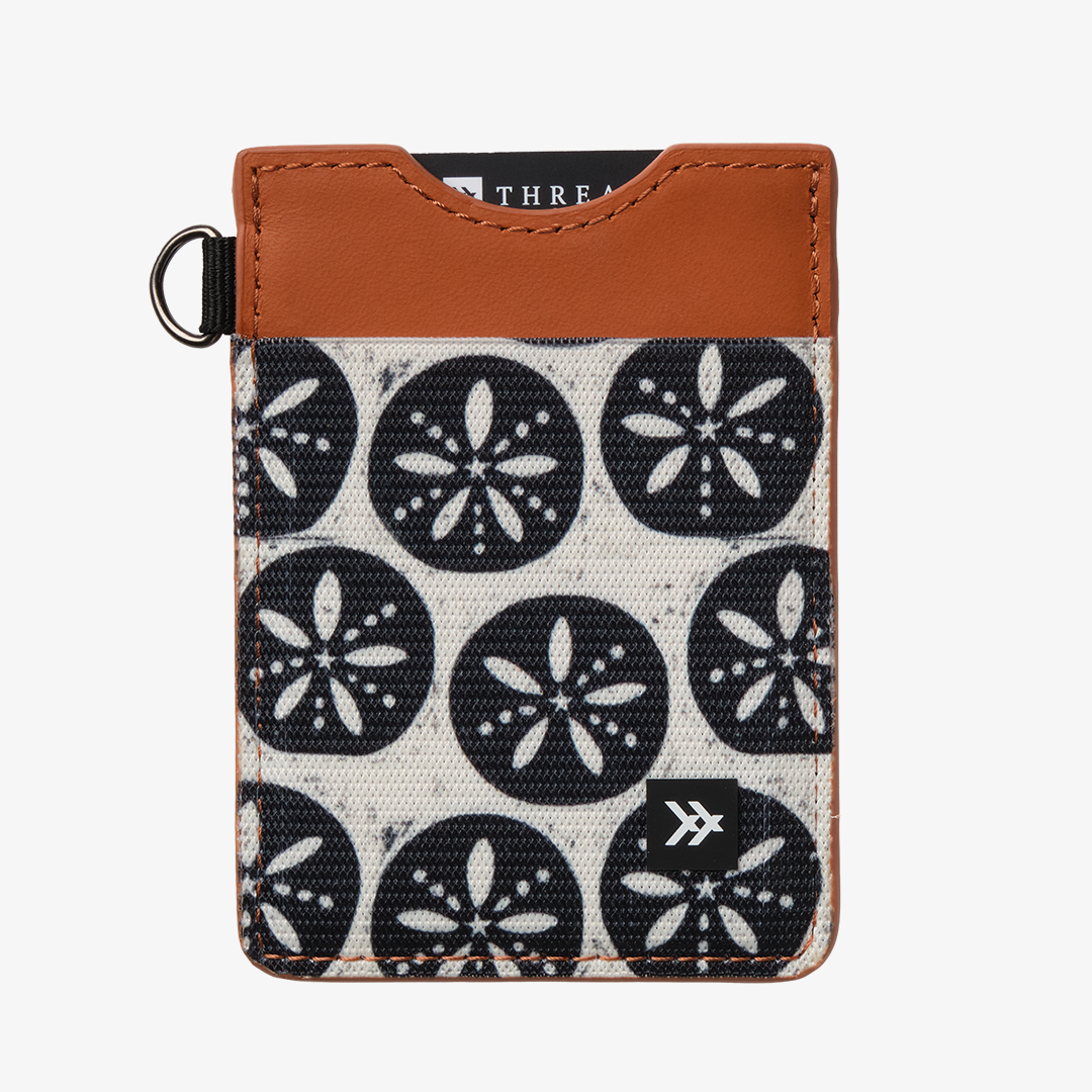Sand Dollar Black - Vertical Leather Wallet: Sand Dollar Black