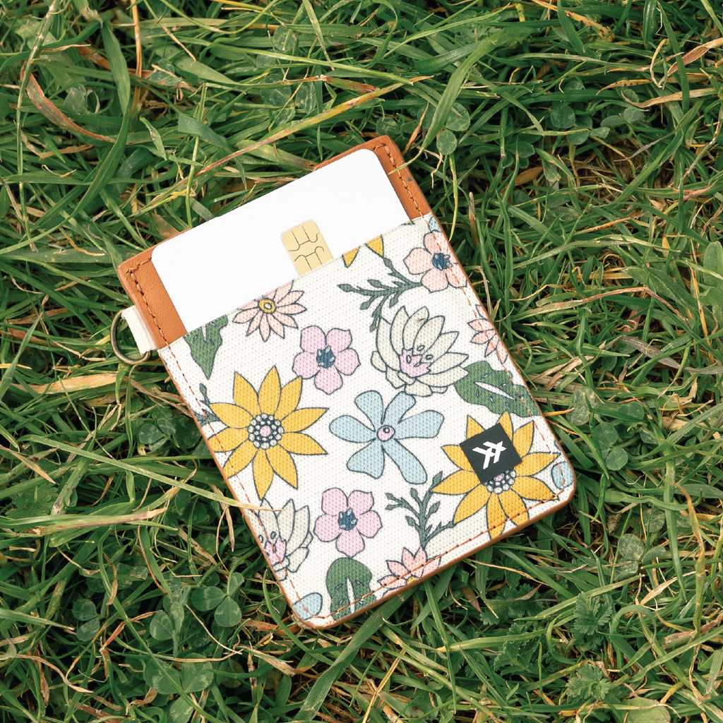 Mountain Flowers - Vertical Leather Wallet: Mountain Flowers