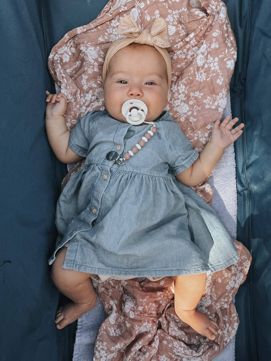 Ali+Oli Silicone Pacifier Clip | Mini Lentil: Mint