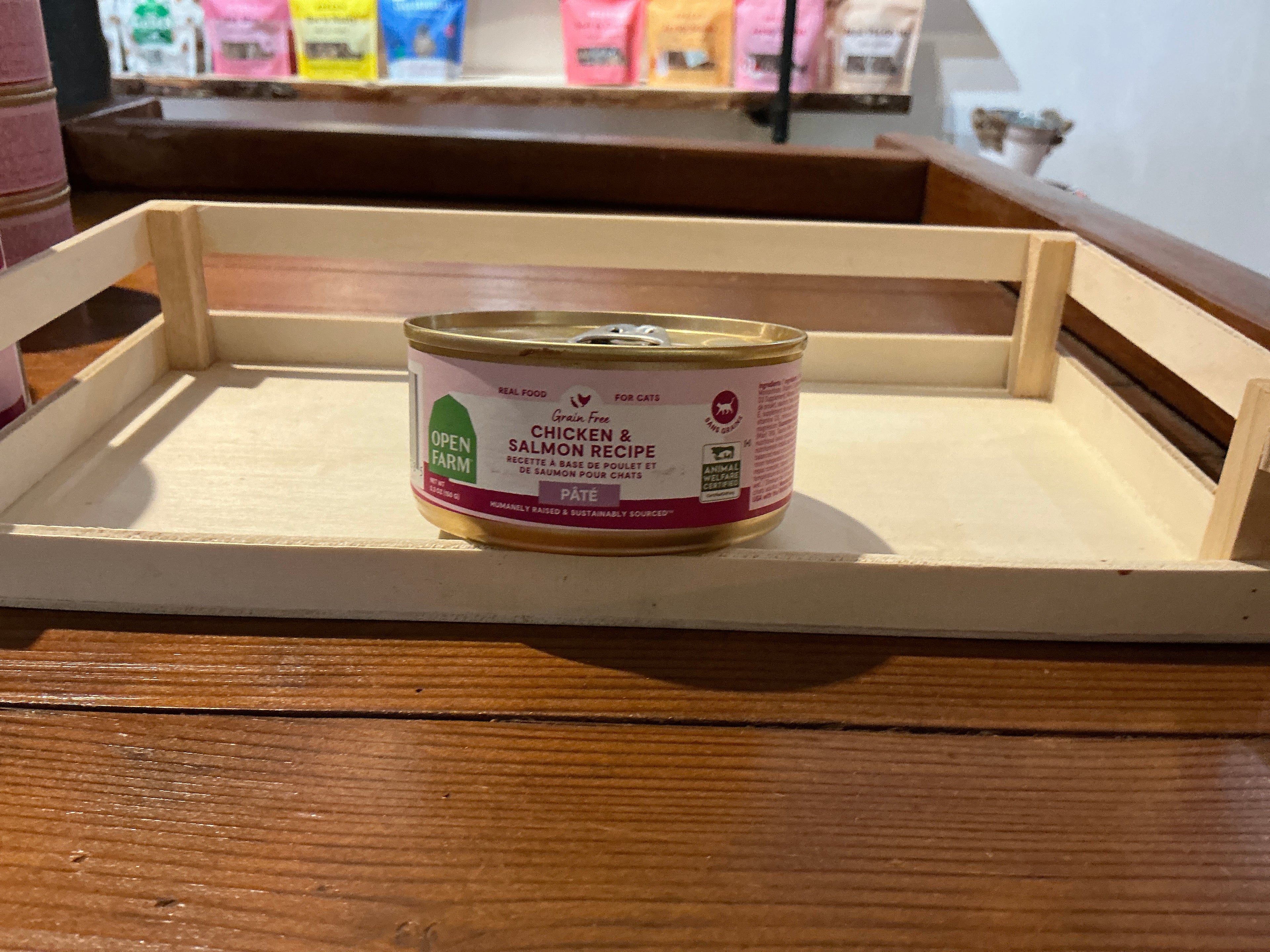 Chicken and salmon recipe wet cat food