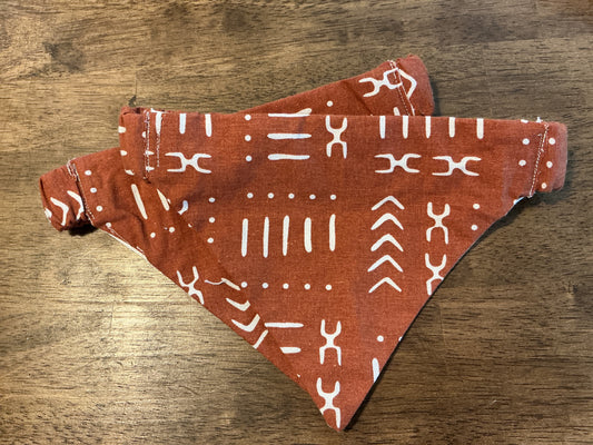 Brown patterned scrunch bandana
